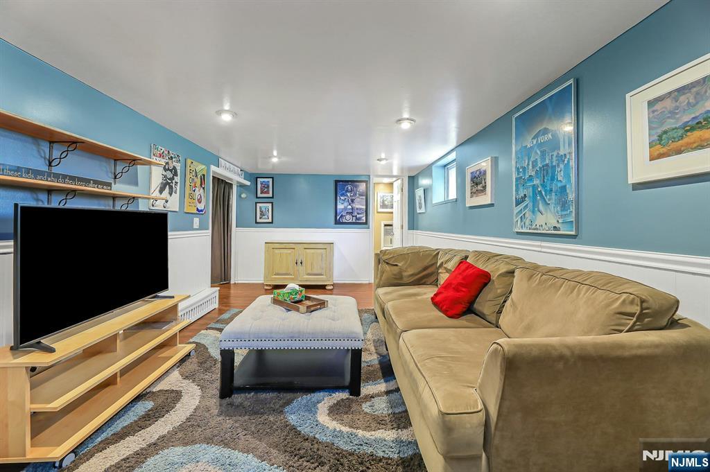Fair Lawn, New Jersey, 07410, United States, 4 Bedrooms Bedrooms, ,2 BathroomsBathrooms,Residential,For Sale,1940655