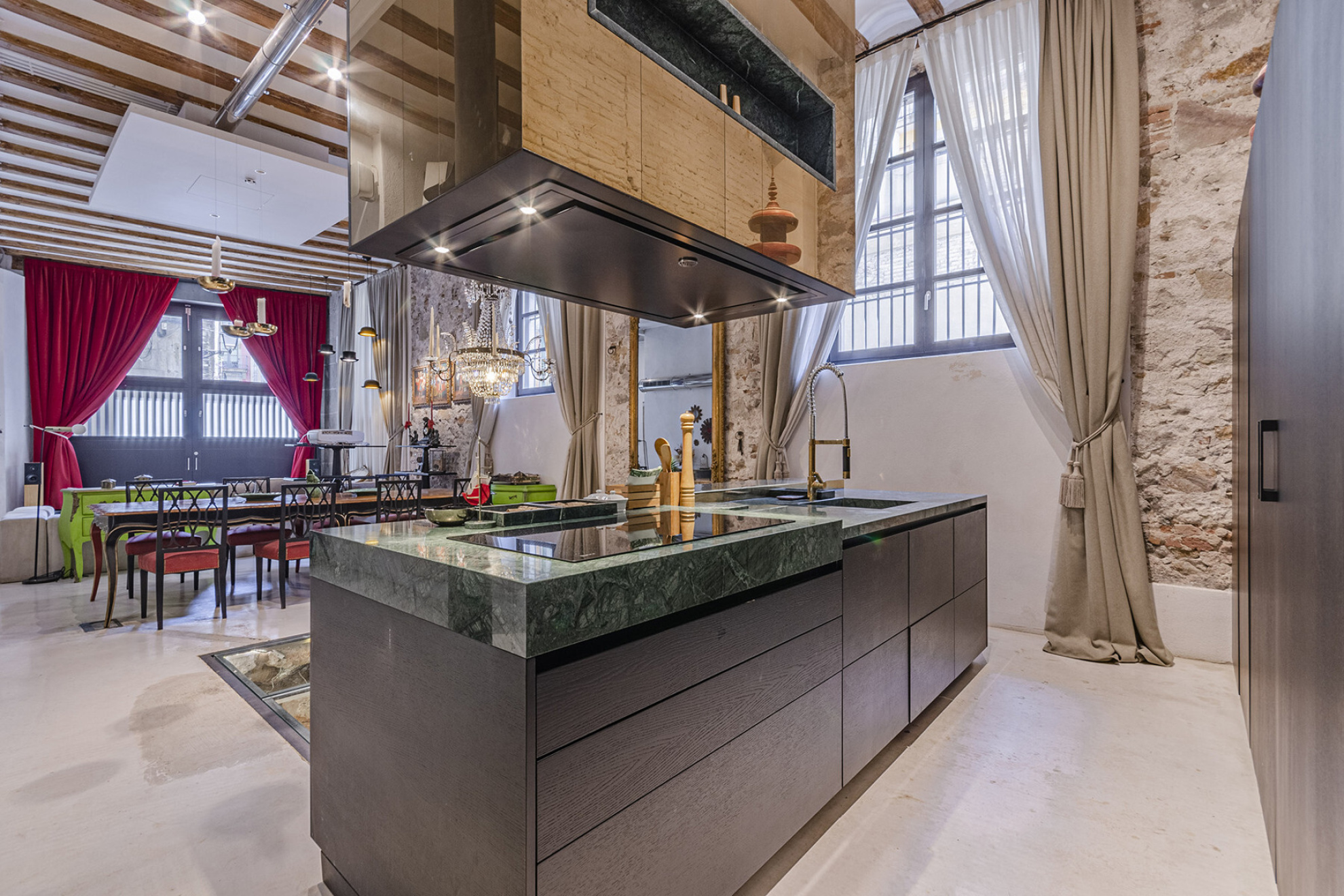  Renovated apartment with historical character in the Barri Gòtic - 物件實景