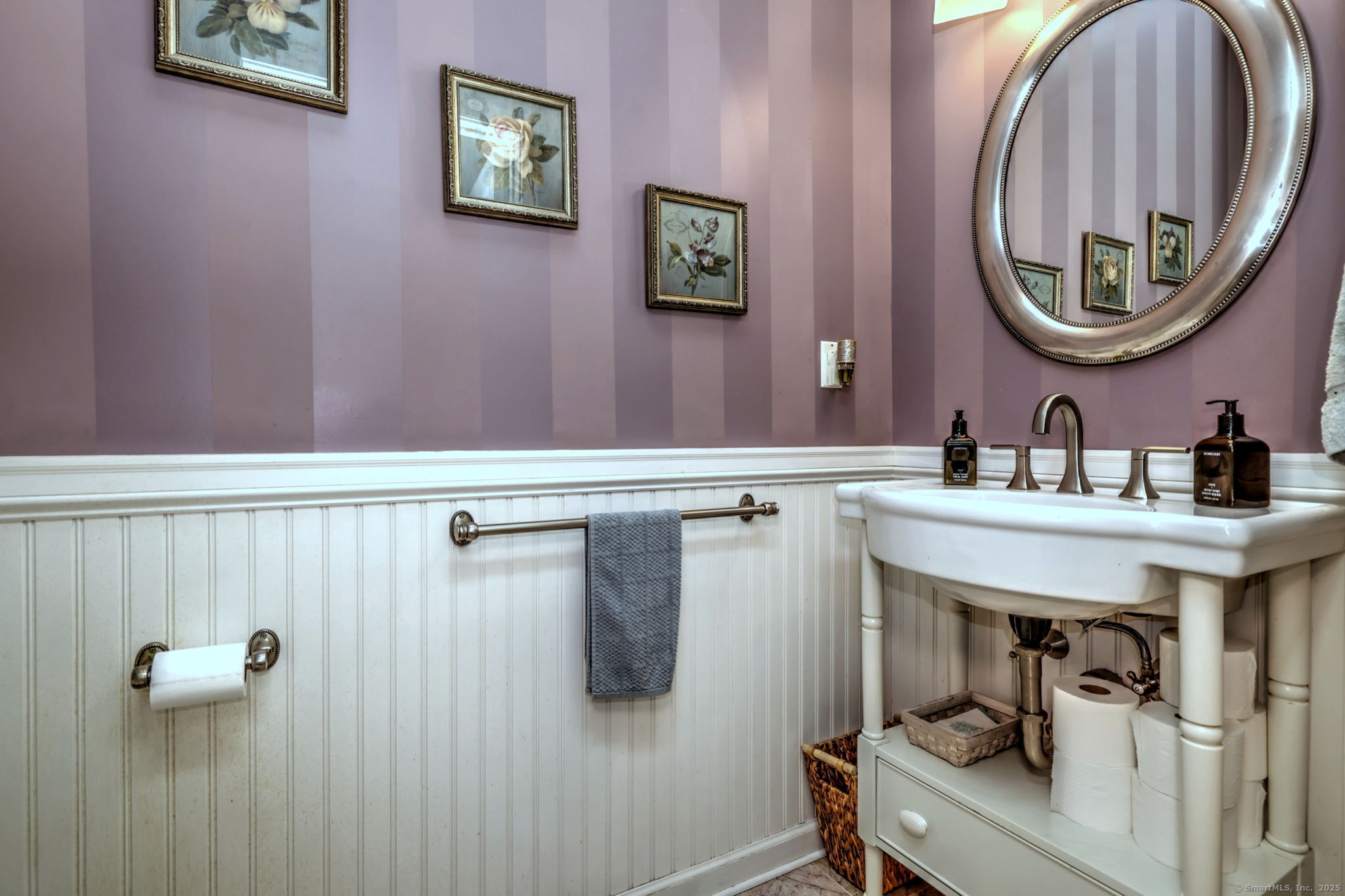 Milford, Connecticut, 06461, United States, 4 Bedrooms Bedrooms, ,3 BathroomsBathrooms,Residential,For Sale,1926096
