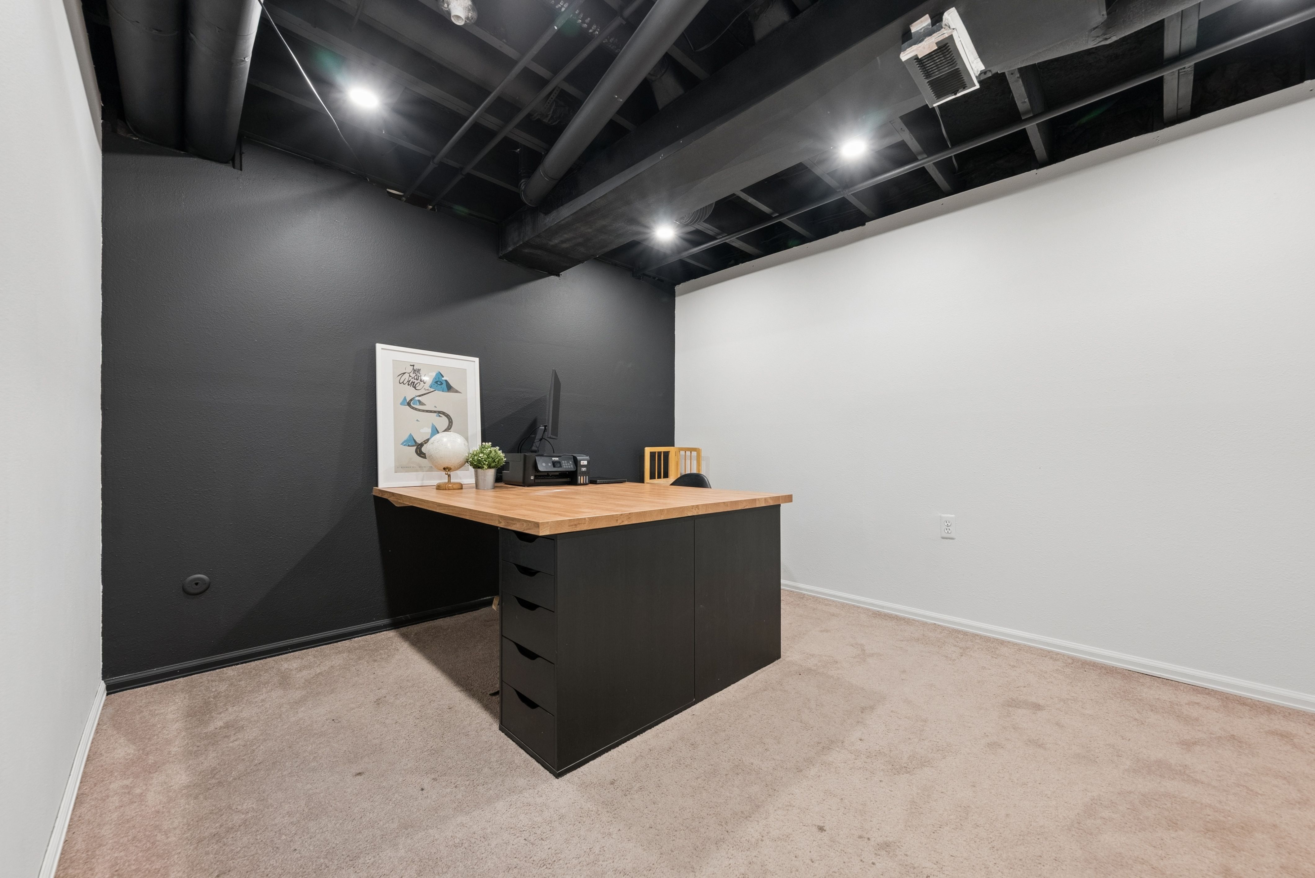  Tucked in a Quiet Cul-De-Sac in the Desirable Deza Estates - 物件實景