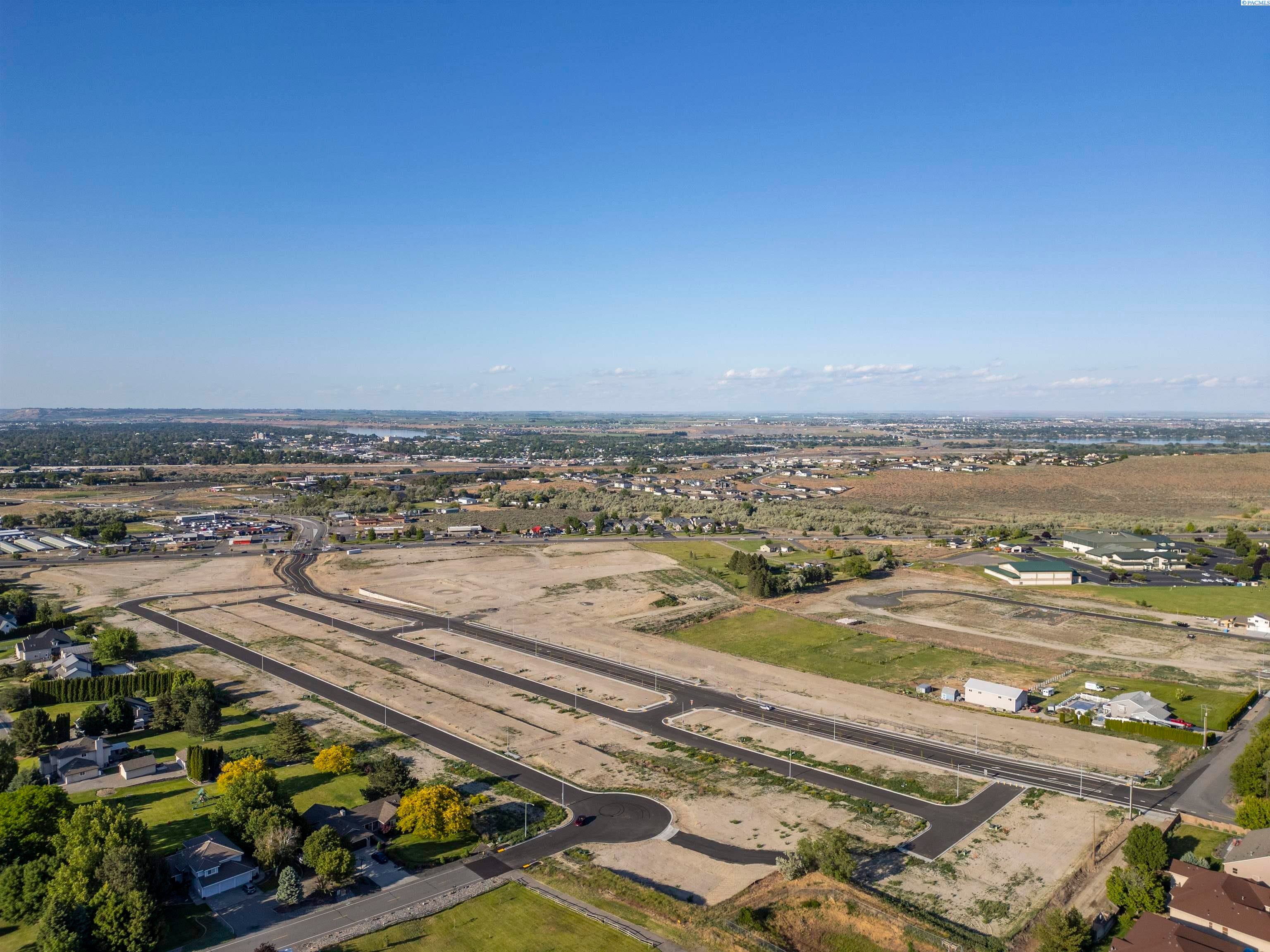 Richland, Washington, 99352, United States, 4 Bedrooms Bedrooms, ,2 BathroomsBathrooms,Residential,For Sale,1983141