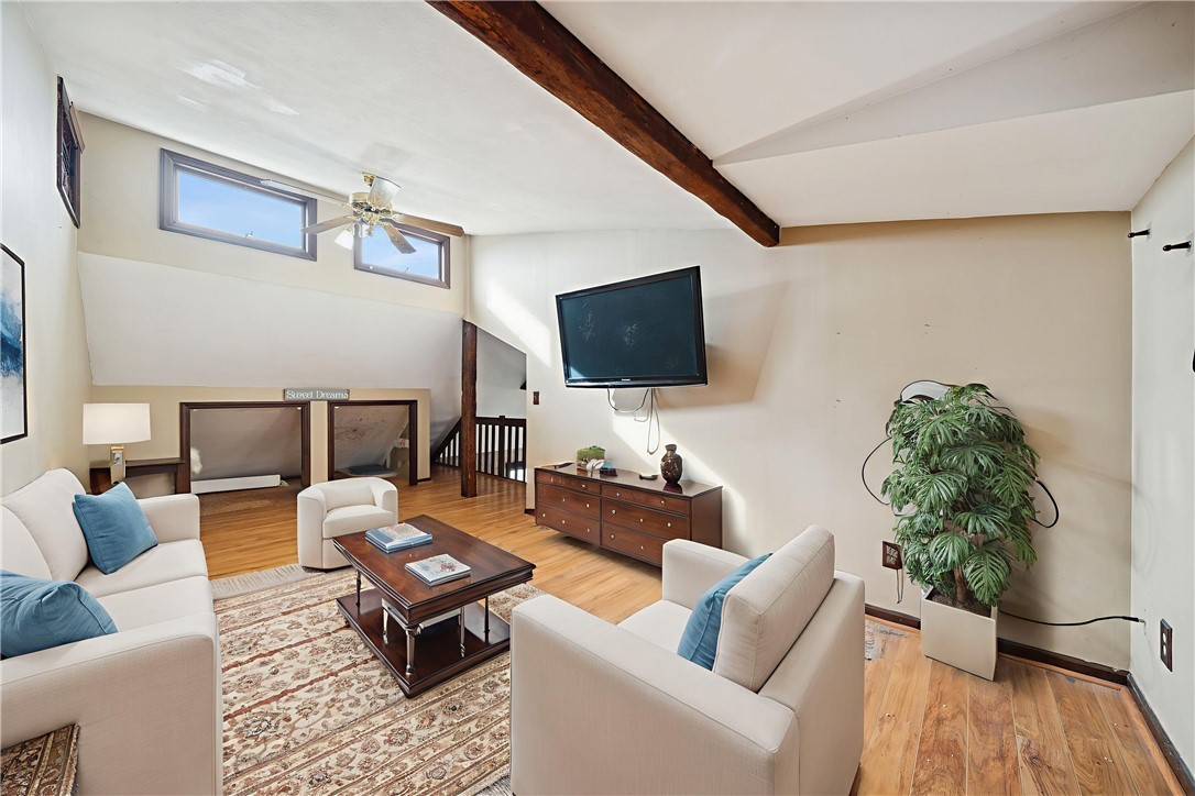 Plum Boro, Pennsylvania, 15239, United States, 4 Bedrooms Bedrooms, ,4 BathroomsBathrooms,Residential,For Sale,1996480