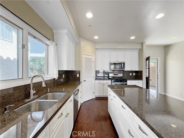 San Clemente, California, 92672, United States, 5 Bedrooms Bedrooms, ,7 BathroomsBathrooms,Residential,For Sale,1982197