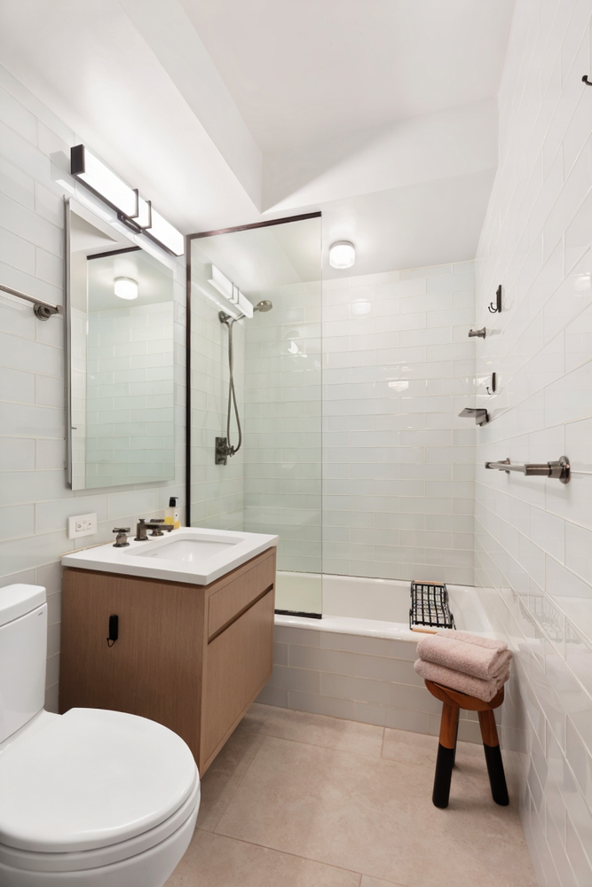 New York, New York, 10028, United States, 3 Bedrooms Bedrooms, ,3 BathroomsBathrooms,Residential,For Sale,1712679