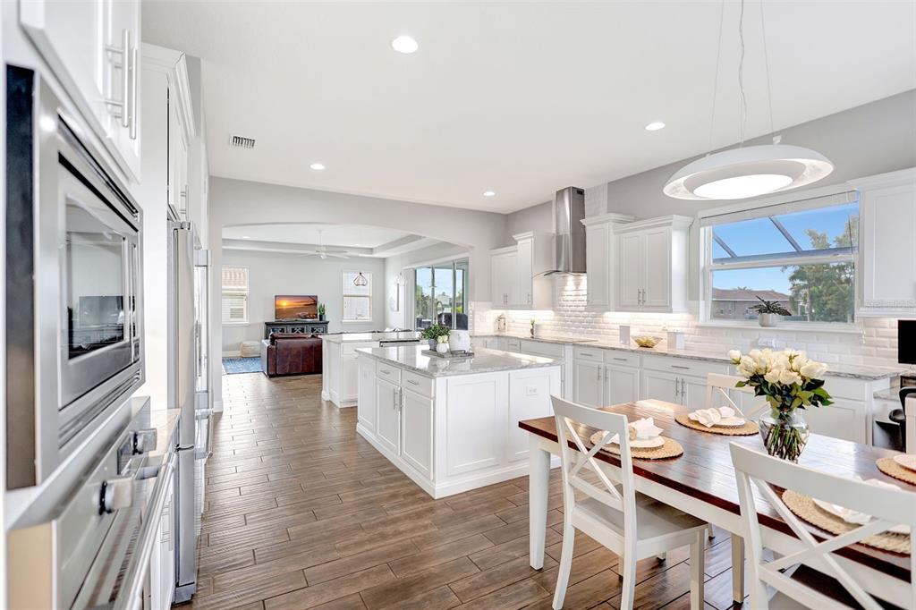 Bradenton, Florida, 34212, United States, 5 Bedrooms Bedrooms, ,5 BathroomsBathrooms,Residential,For Sale,1917227