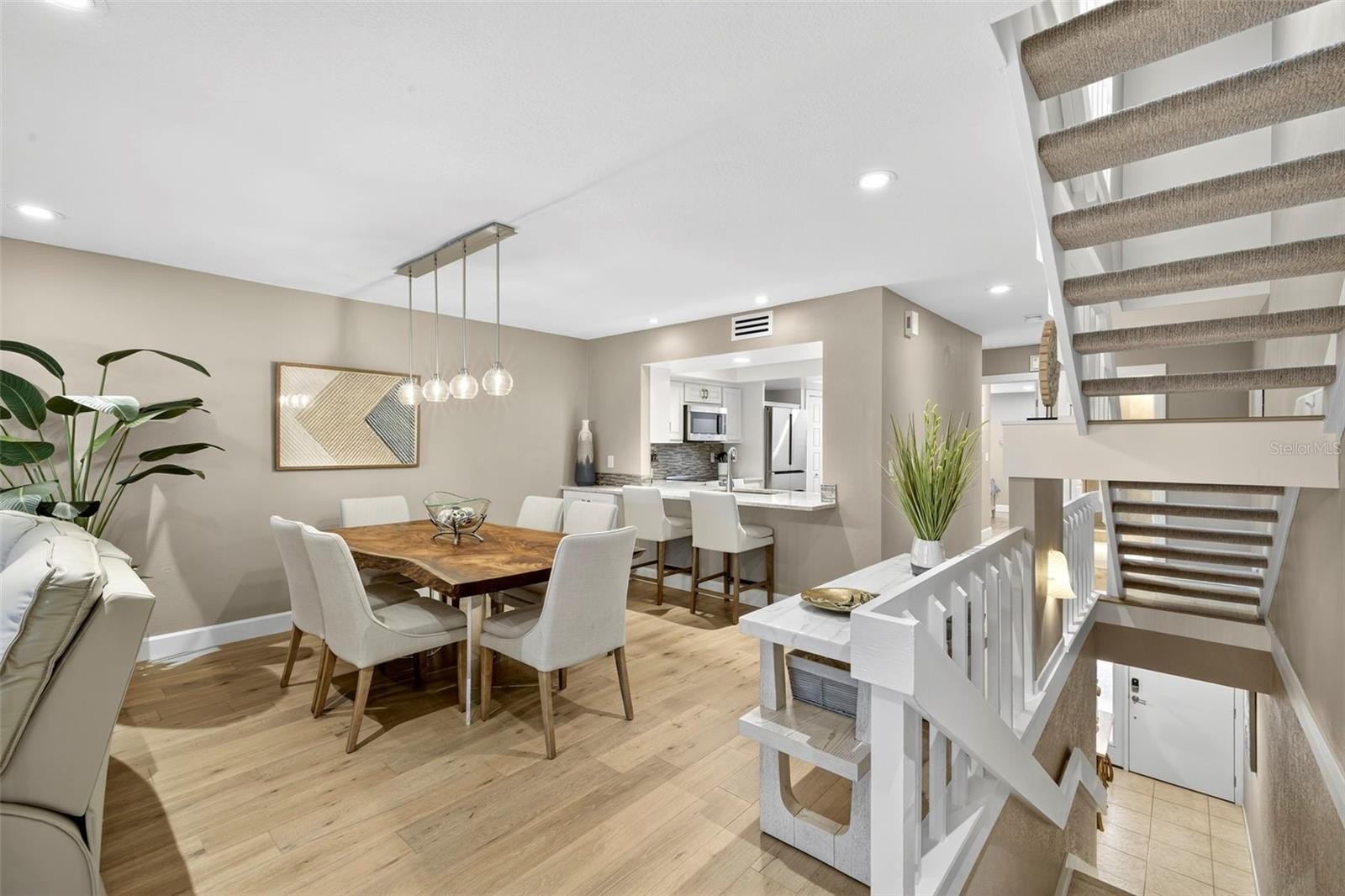 CLEARWATER BEACH, Florida, 33767, United States, 3 Bedrooms Bedrooms, ,3 BathroomsBathrooms,Residential,For Sale,1976812