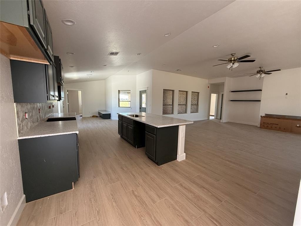 Altus, Oklahoma, 73521, United States, 4 Bedrooms Bedrooms, ,3 BathroomsBathrooms,Residential,For Sale,1980634