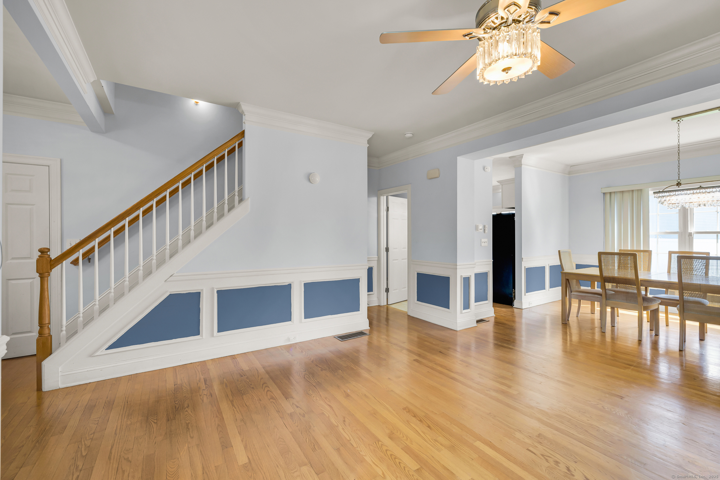 Stratford, Connecticut, 06614, United States, 5 Bedrooms Bedrooms, ,4 BathroomsBathrooms,Residential,For Sale,1896589