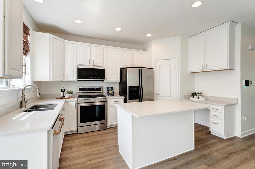 Brambleton, Virginia, 20148, United States, 3 Bedrooms Bedrooms, ,4 BathroomsBathrooms,Residential,For Sale,1916564
