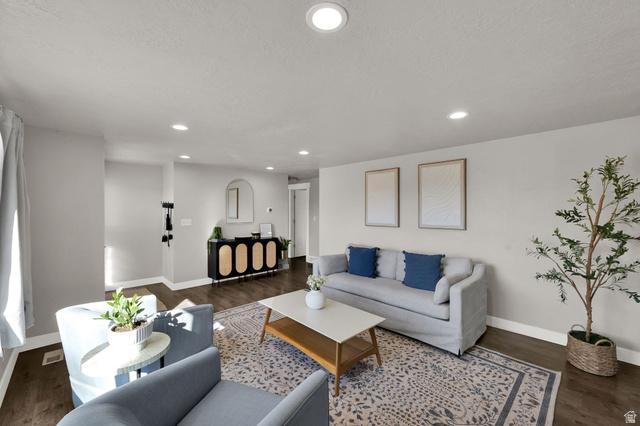 Sandy, Utah, 84094, United States, 3 Bedrooms Bedrooms, ,2 BathroomsBathrooms,Residential,For Sale,2015306