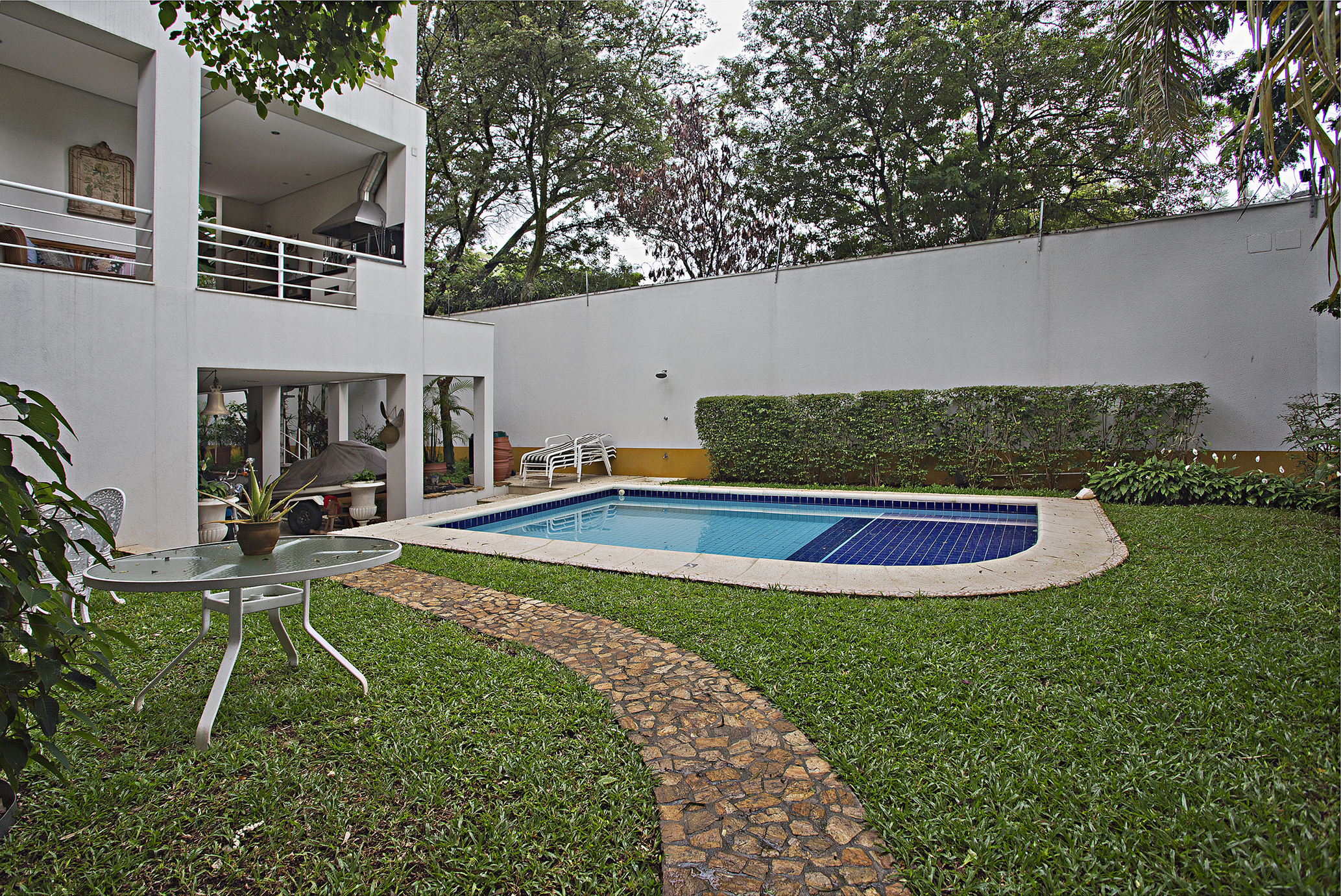  Home in a gated community surrounded by greenery - 物件實景