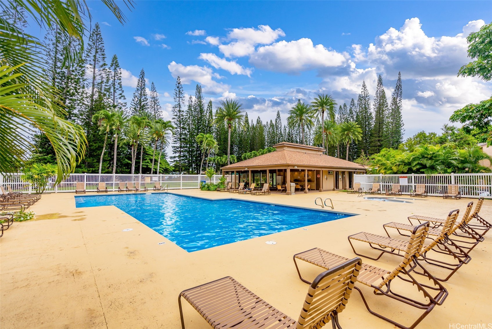 Kaneohe, Hawaii, 96744, United States, 2 Bedrooms Bedrooms, ,2 BathroomsBathrooms,Residential,For Sale,1848106