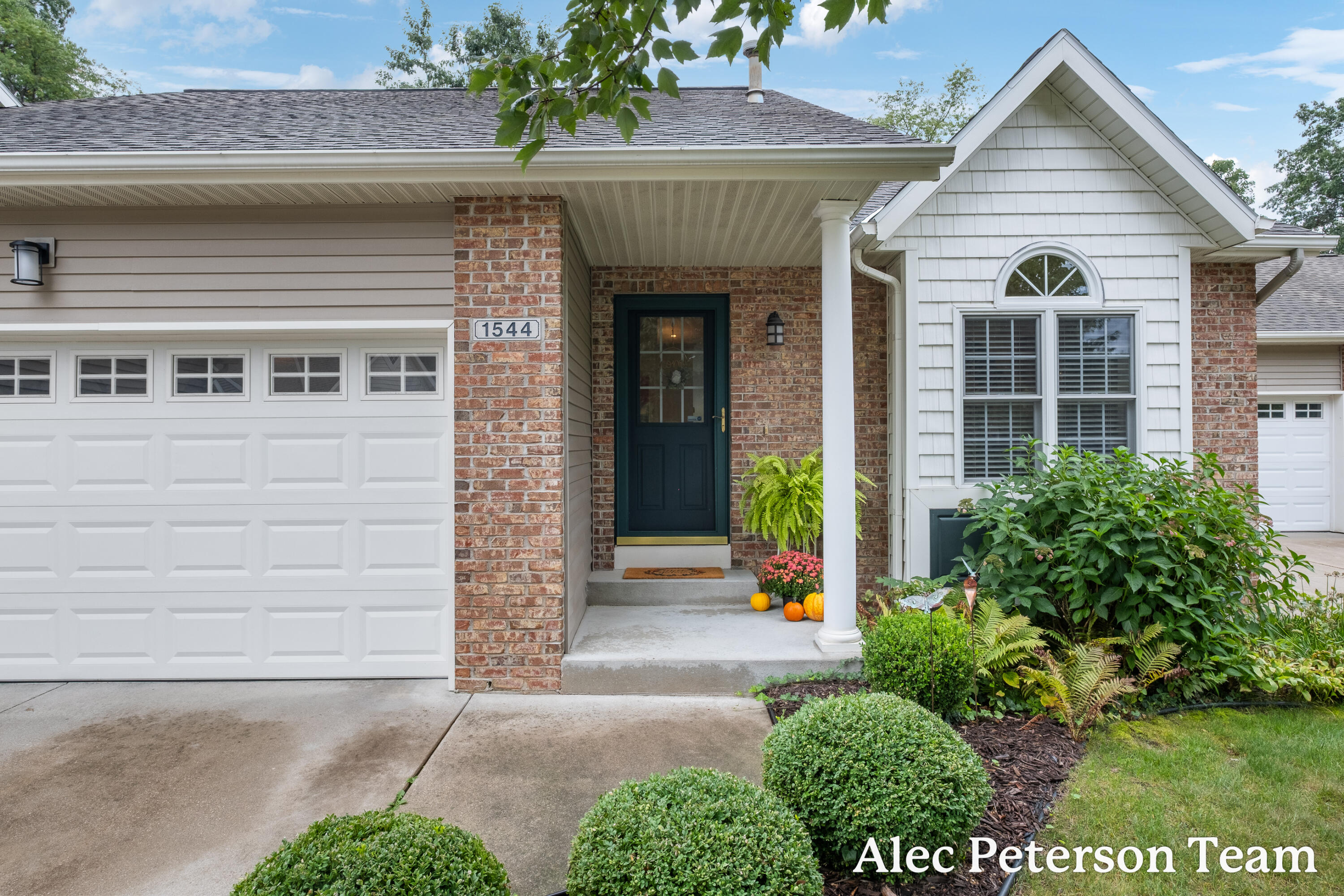 Beechtree Cmns, Grand Haven, MI 49417 #1
