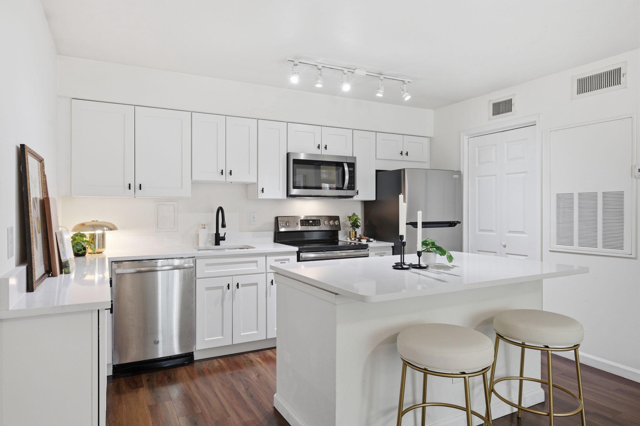  3303 Wyndham Circle, Alexandria, VA, 22302 - 物件實景