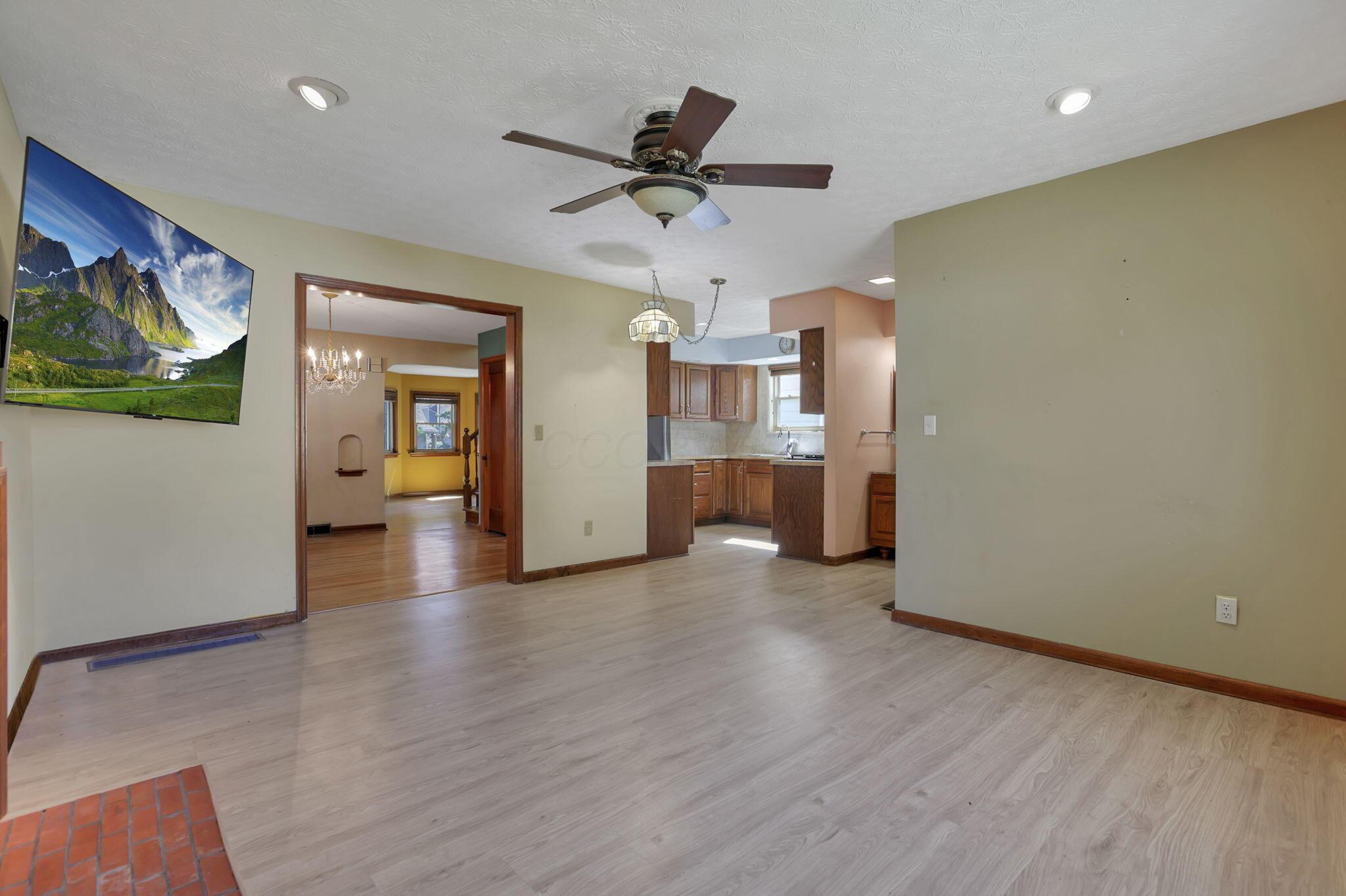 Bexley, Ohio, 43209, United States, 4 Bedrooms Bedrooms, ,3 BathroomsBathrooms,Residential,For Sale,1978539