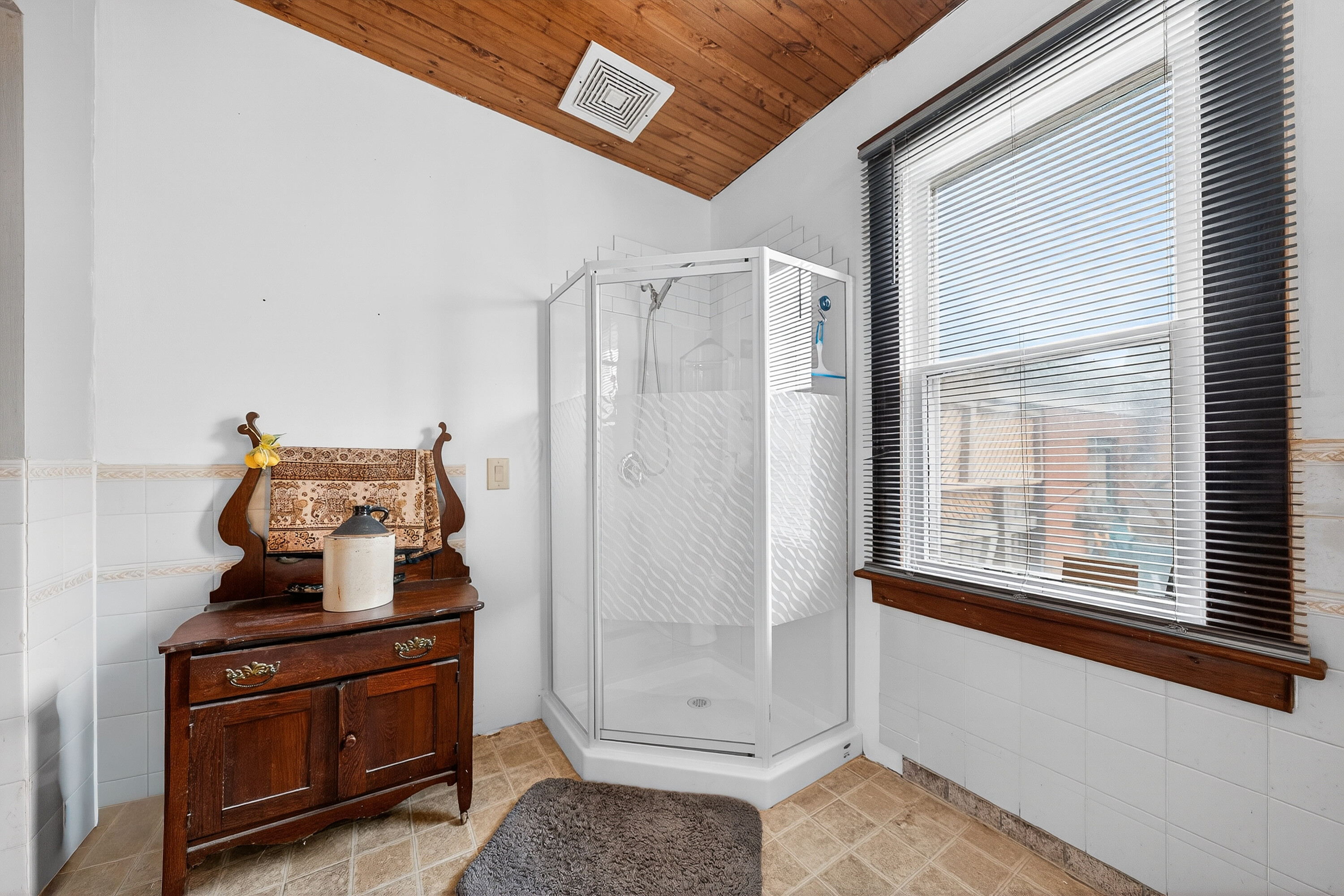  Charming Kitchener Home - 物件實景