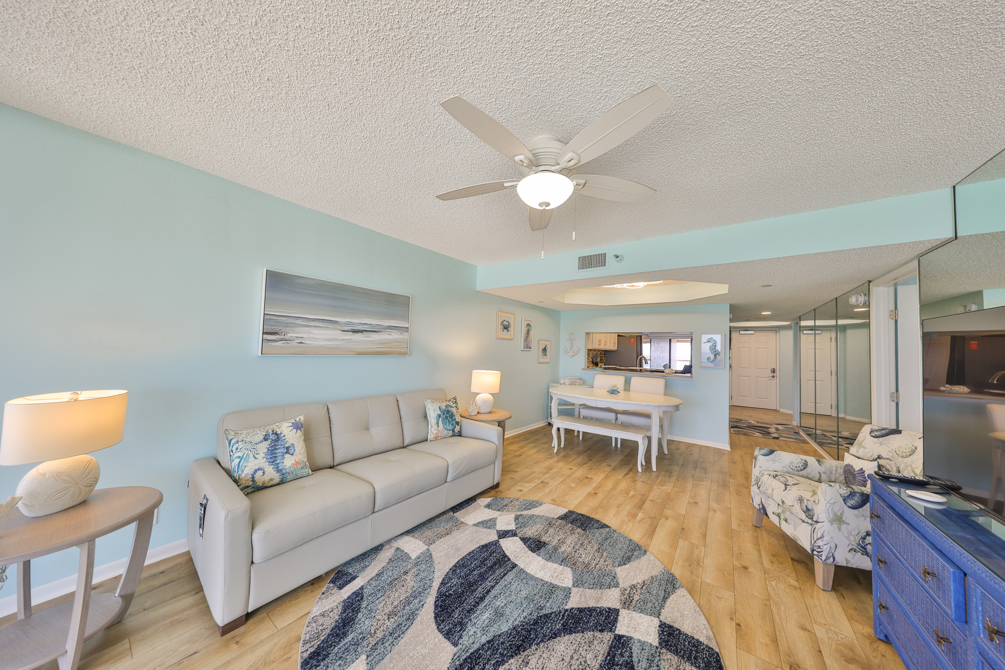 Clearwater Beach, Florida, 33767, United States, 1 Bedroom Bedrooms, ,2 BathroomsBathrooms,Residential,For Sale,1977672