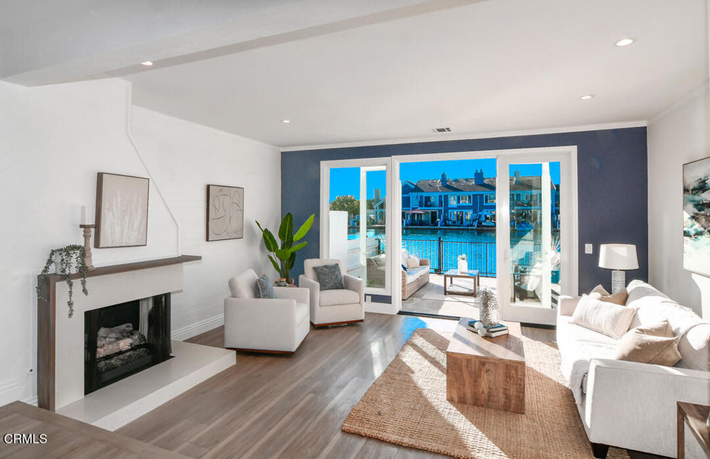 Huntington Beach, California, 92649, United States, 3 Bedrooms Bedrooms, ,3 BathroomsBathrooms,Residential,For Sale,1990906