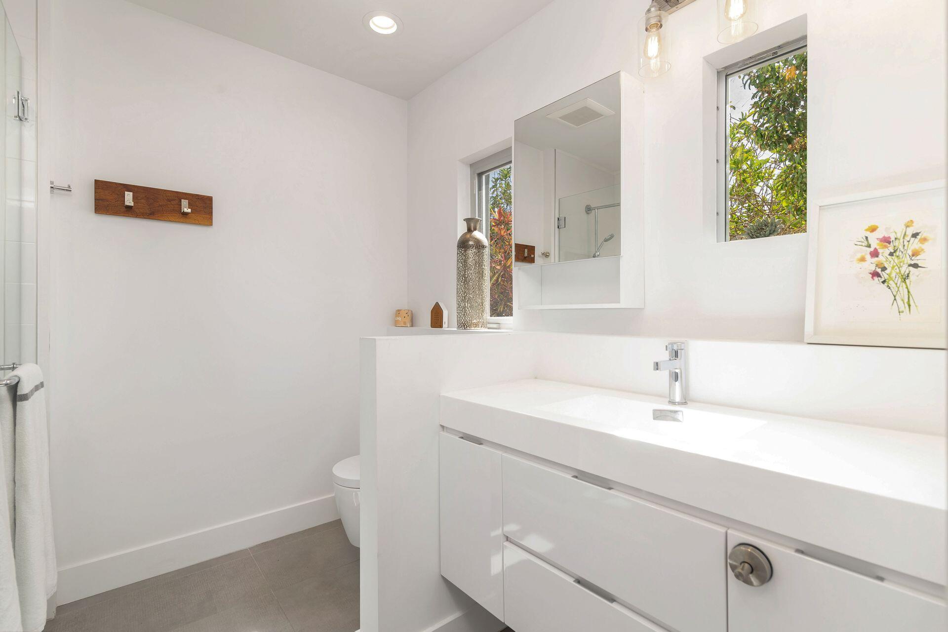 West Palm Beach, Florida, 33401, United States, 2 Bedrooms Bedrooms, ,3 BathroomsBathrooms,Residential,For Sale,2001645