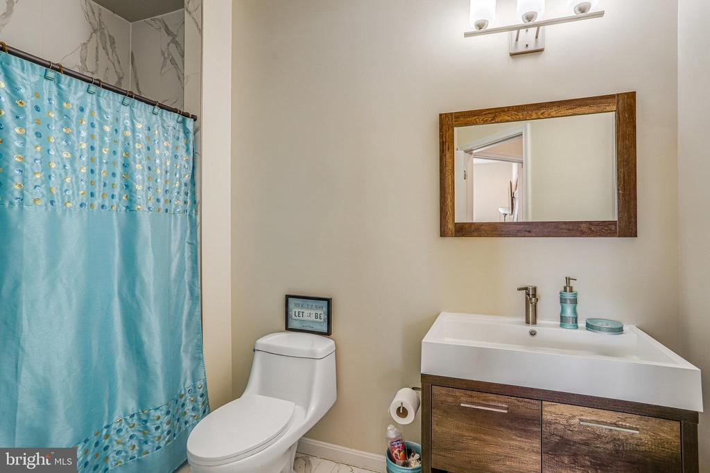 Washington, District of Columbia, 20032, United States, 4 Bedrooms Bedrooms, ,4 BathroomsBathrooms,Residential,For Sale,1983189