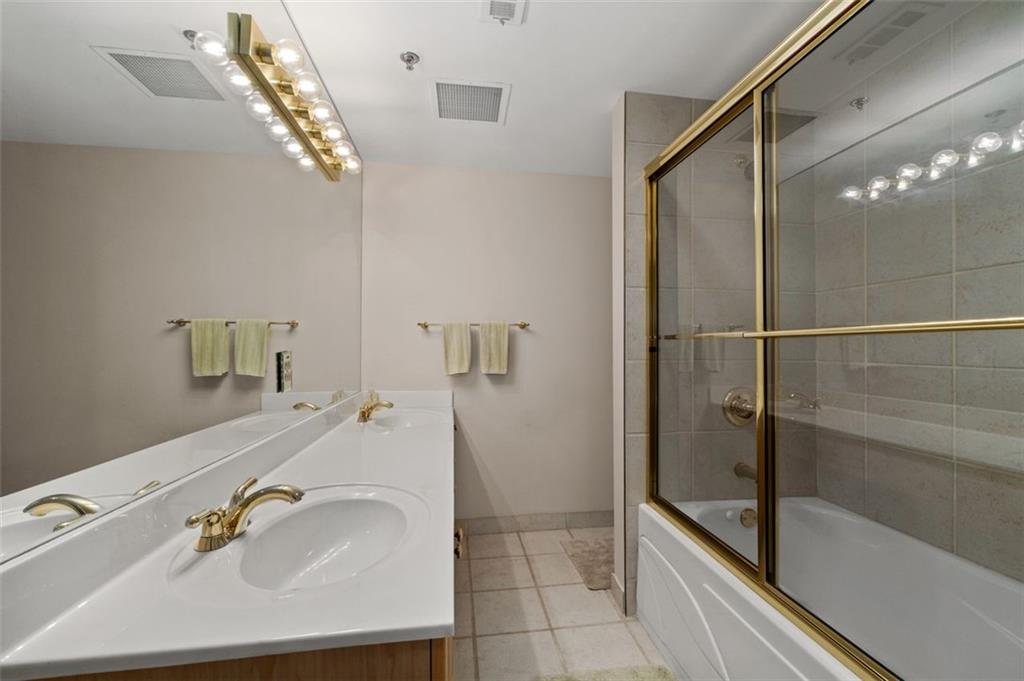 Atlanta, Georgia, 30327, United States, 2 Bedrooms Bedrooms, ,3 BathroomsBathrooms,Residential,For Sale,1895393