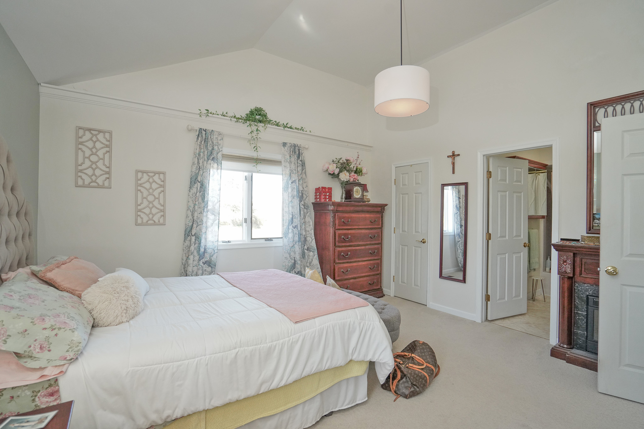 Tamaqua, Pennsylvania, 18252, United States, 4 Bedrooms Bedrooms, ,3 BathroomsBathrooms,Residential,For Sale,1980068