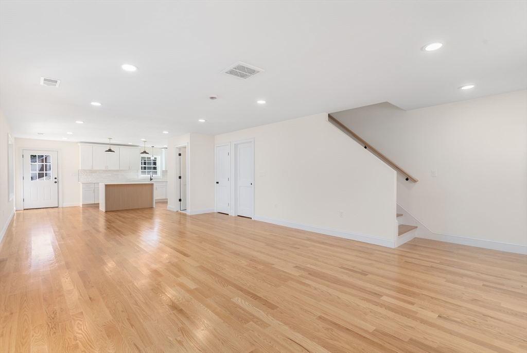 Attleboro, Massachusetts, 02703, United States, 3 Bedrooms Bedrooms, ,3 BathroomsBathrooms,Residential,For Sale,1908600