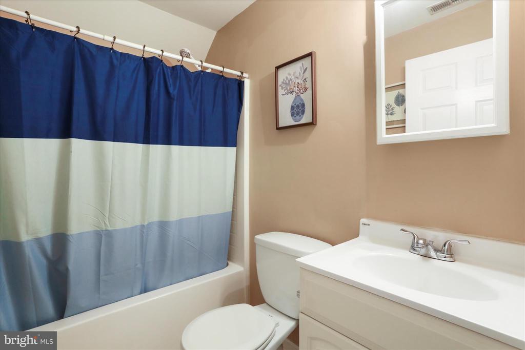 Front Royal, Virginia, 22630, United States, 4 Bedrooms Bedrooms, ,4 BathroomsBathrooms,Residential,For Sale,1994822