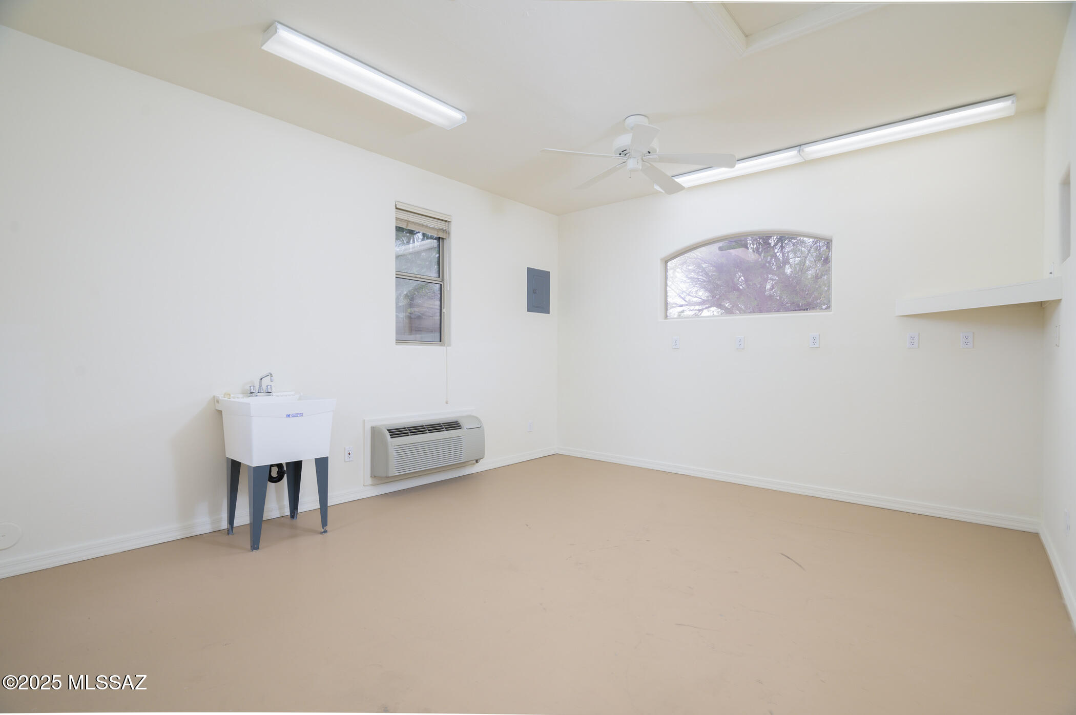 Tucson, Arizona, 85749, United States, 3 Bedrooms Bedrooms, ,3 BathroomsBathrooms,Residential,For Sale,1794562
