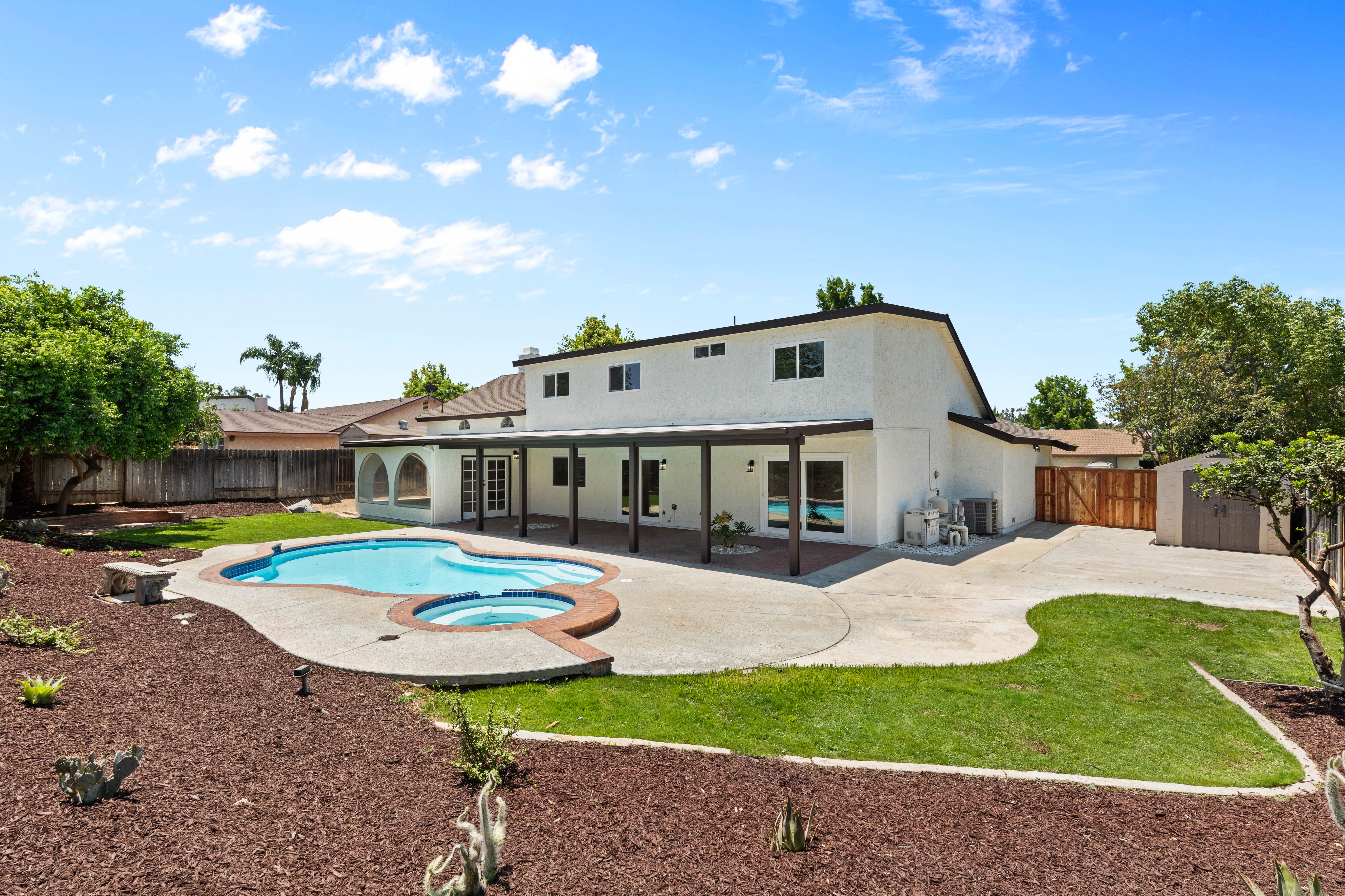  2463 Falling Oak Drive, Riverside, CA 92506 - 物件實景