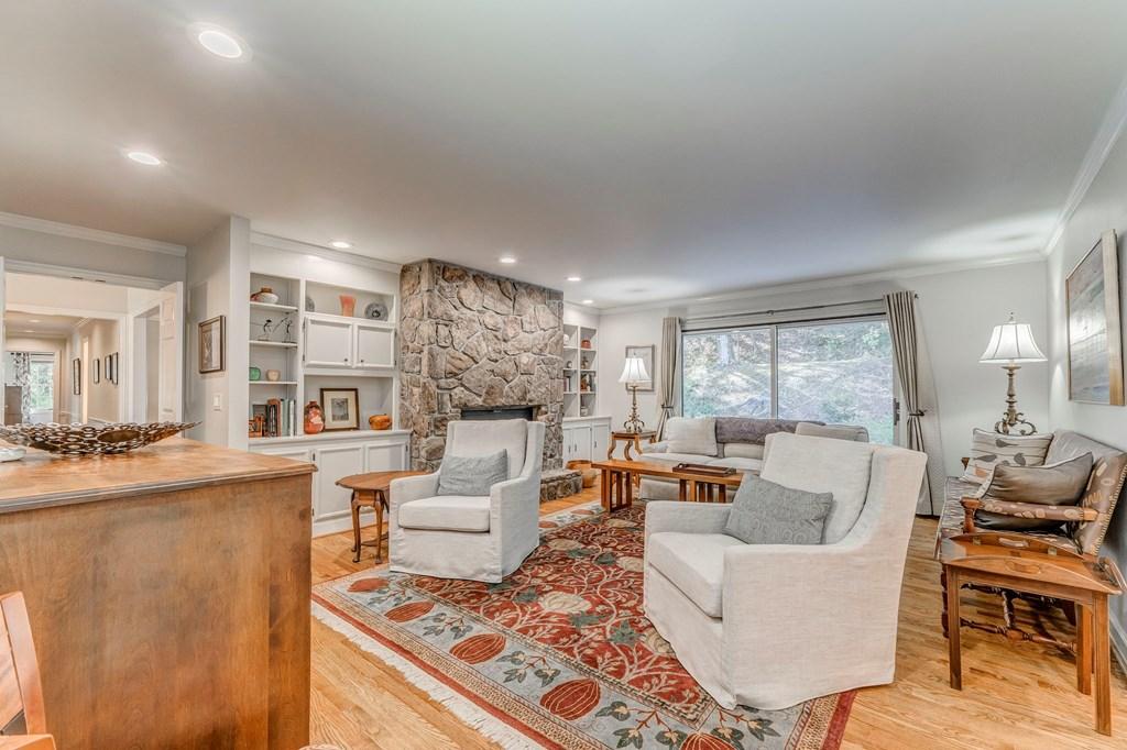 DALTON, Georgia, 30720, United States, 4 Bedrooms Bedrooms, ,4 BathroomsBathrooms,Residential,For Sale,1989438