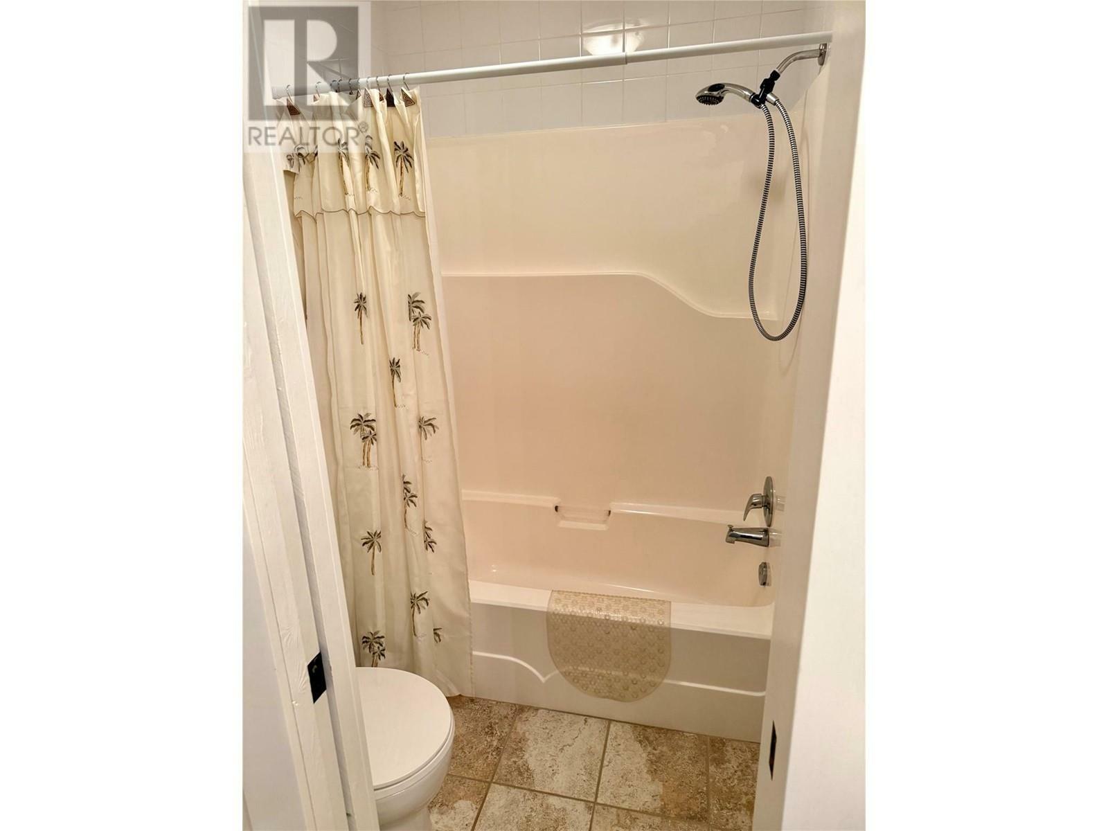 GRAND FORKS, British Columbia, V0H 1H0, CA, 5 Bedrooms Bedrooms, ,2 BathroomsBathrooms,Residential,For Sale,1837814
