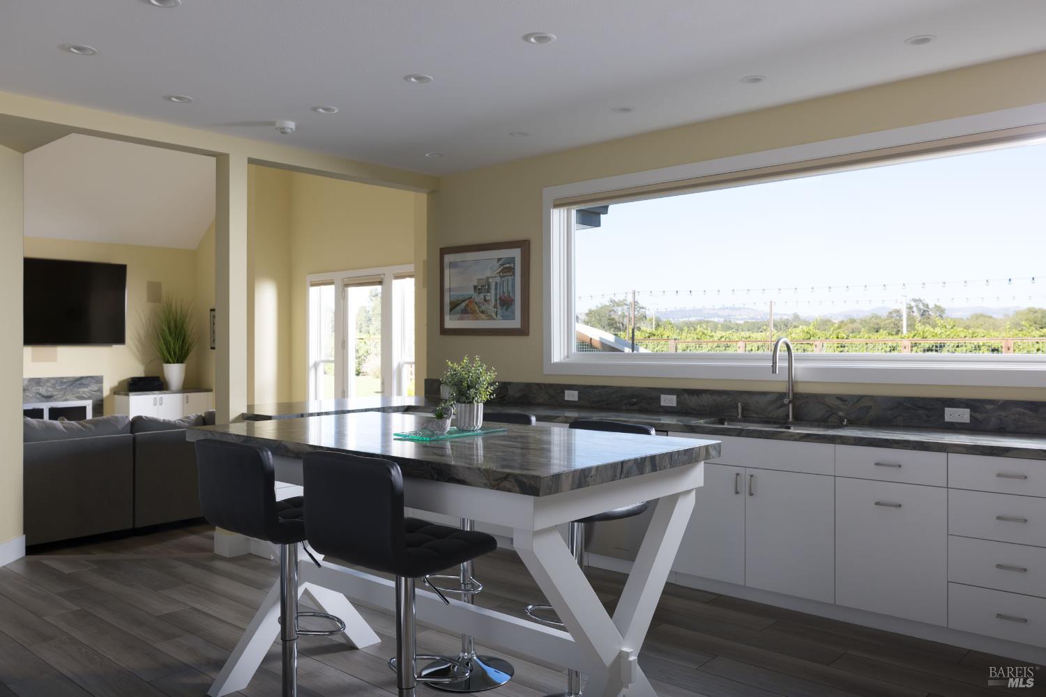 Santa Rosa, California, 95401, United States, 4 Bedrooms Bedrooms, ,4 BathroomsBathrooms,Residential,For Sale,1993093