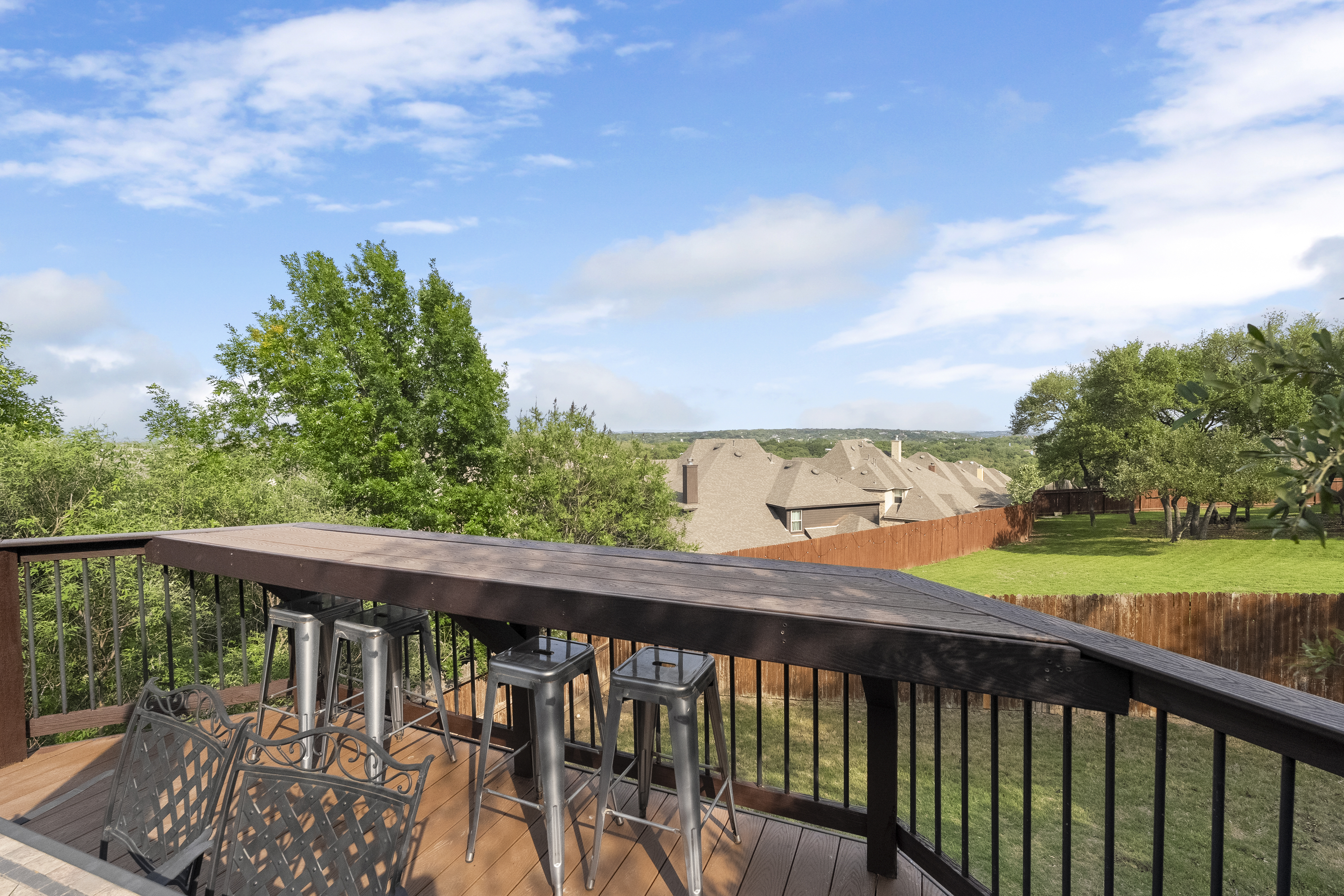  Thoughtfully Designed with Exceptional Floor Plan - 物件實景