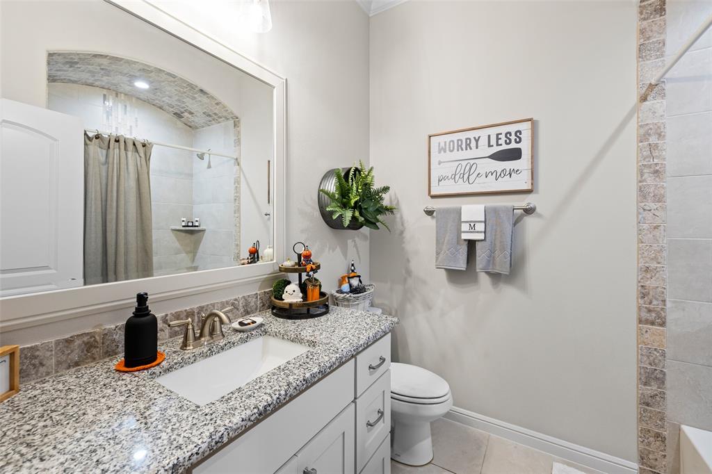 Granbury, Texas, 76049, United States, 4 Bedrooms Bedrooms, ,2 BathroomsBathrooms,Residential,For Sale,1983428