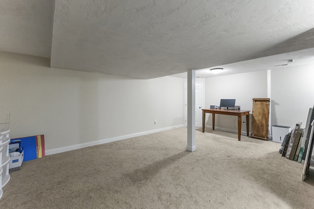 Duxbury, Massachusetts, 02332, United States, 3 Bedrooms Bedrooms, ,3 BathroomsBathrooms,Residential,For Sale,1940919