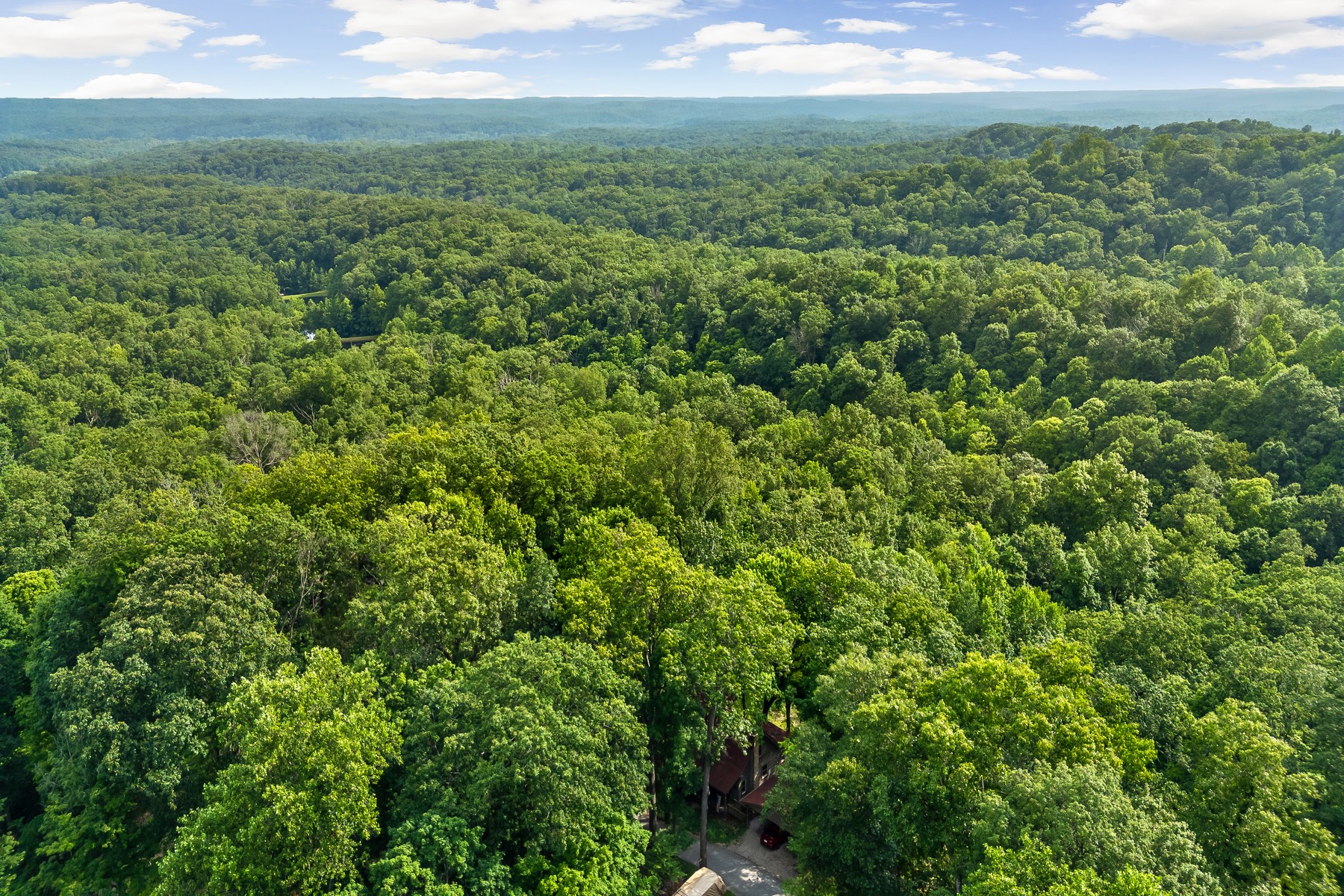  Authentic Log Home with Breathtaking Views of Brown County