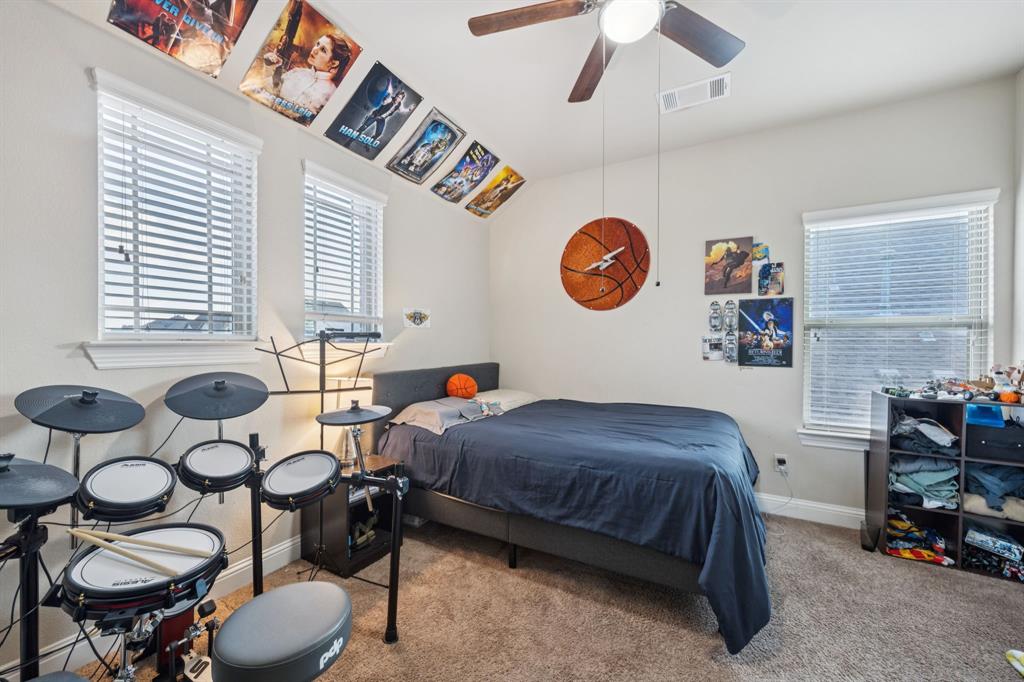 Rowlett, Texas, 75089, United States, 4 Bedrooms Bedrooms, ,4 BathroomsBathrooms,Residential,For Sale,1911433