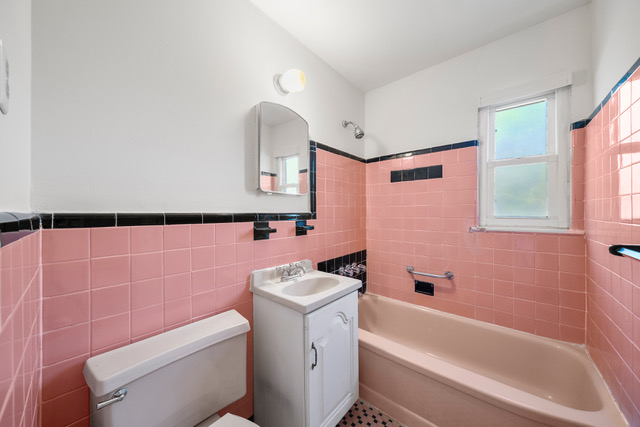 Fair Lawn, New Jersey, 07410, United States, 4 Bedrooms Bedrooms, ,2 BathroomsBathrooms,Residential,For Sale,1992454