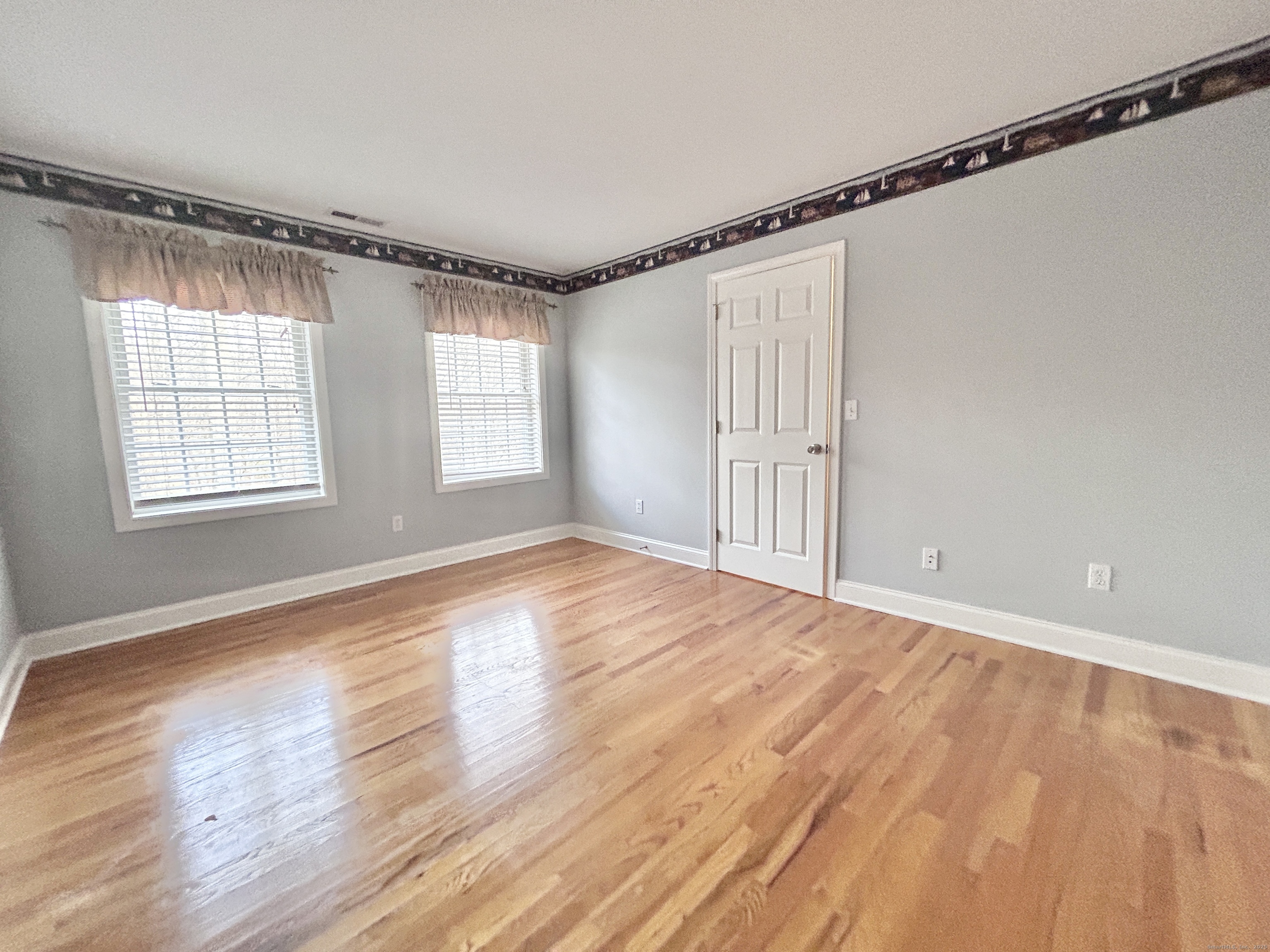 Oxford, Connecticut, 06478, United States, 4 Bedrooms Bedrooms, ,3 BathroomsBathrooms,Residential,For Sale,1993487