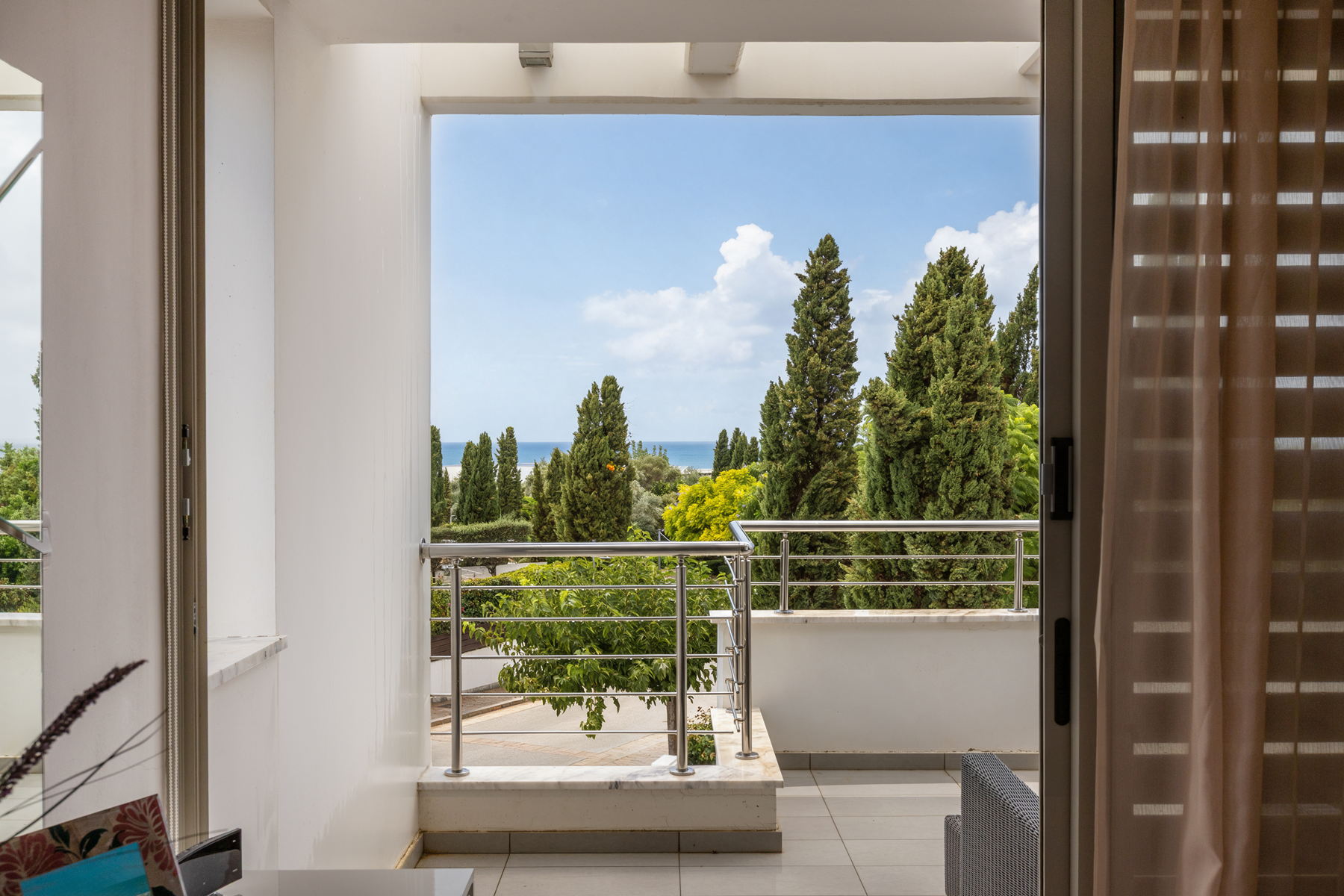  Four-Bedroom Detached Villa with Lift and Roof Garden Steps from the Beach - 物件實景