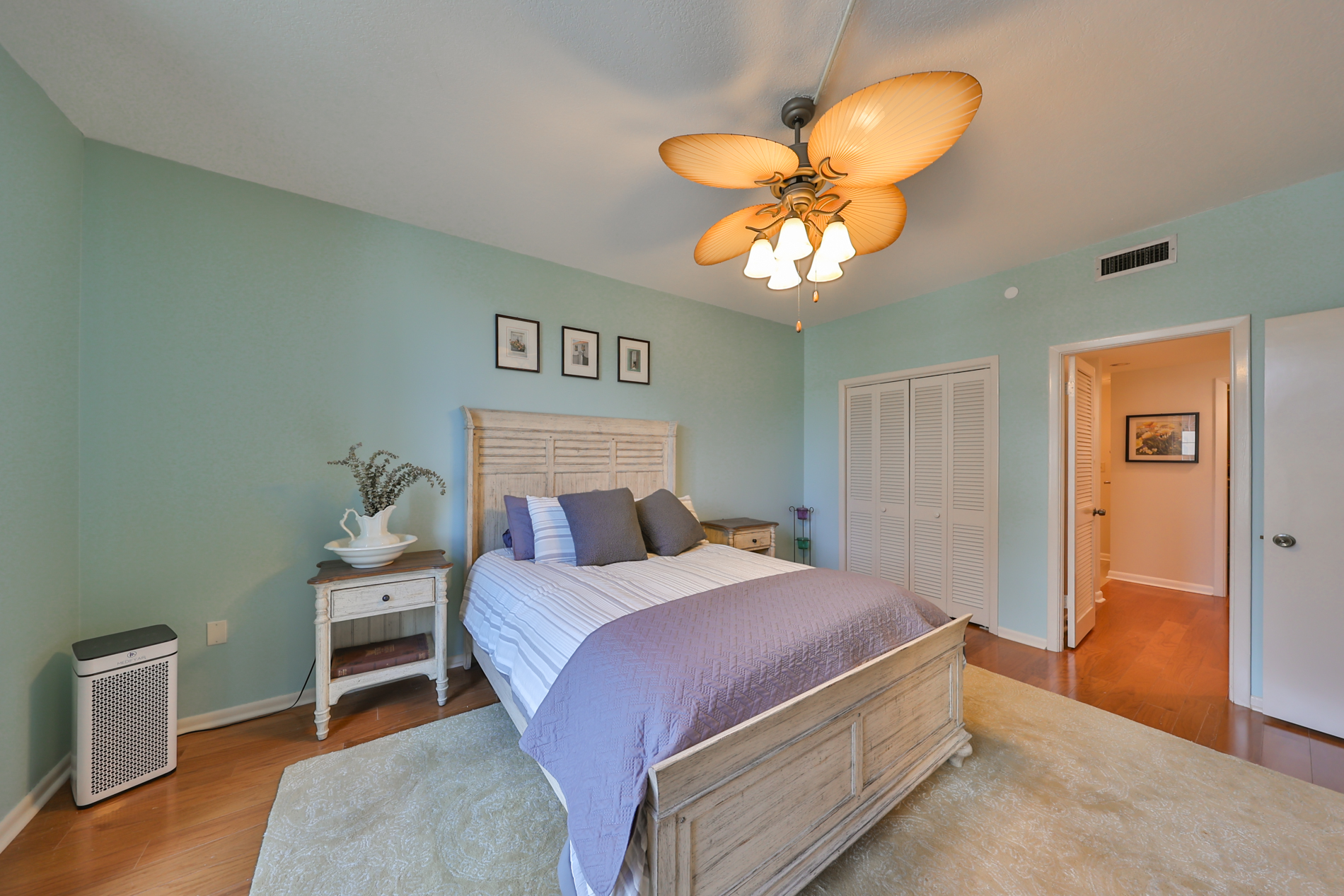 St Petersburg, Florida, 33701, United States, 3 Bedrooms Bedrooms, ,3 BathroomsBathrooms,Residential,For Sale,1924192