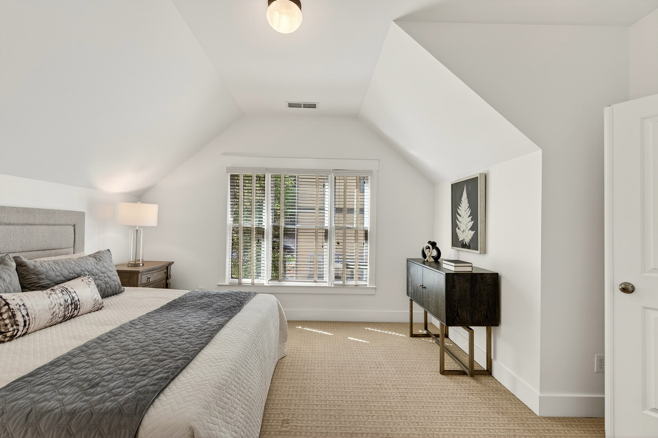  Smyrna Home Blends Space, Flexibility and an Unbeatable Lifestyle - 物件實景