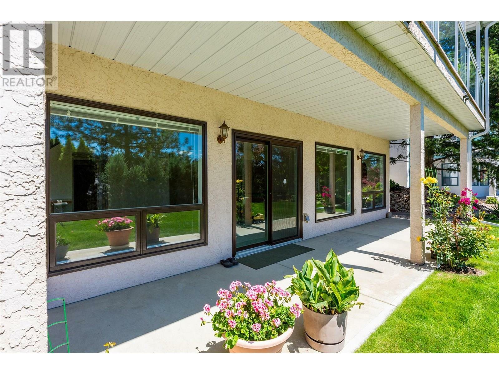 KELOWNA, British Columbia, V1V 1W2, CA, 4 Bedrooms Bedrooms, ,3 BathroomsBathrooms,Residential,For Sale,1882323