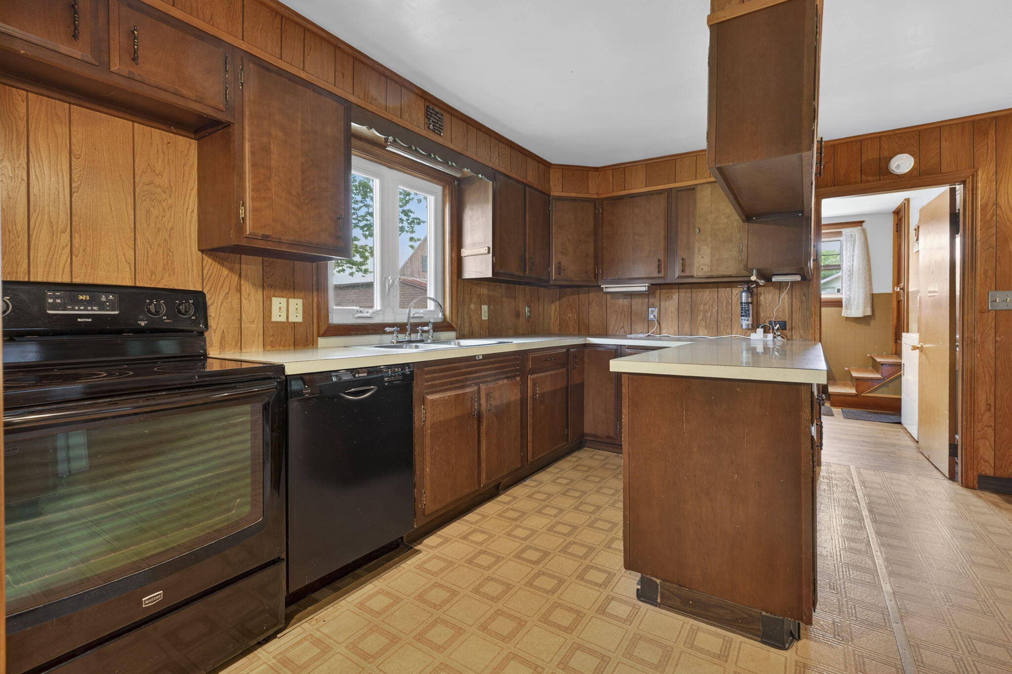 Kennebunk, Maine, 04043, United States, 3 Bedrooms Bedrooms, ,2 BathroomsBathrooms,Residential,For Sale,2048966