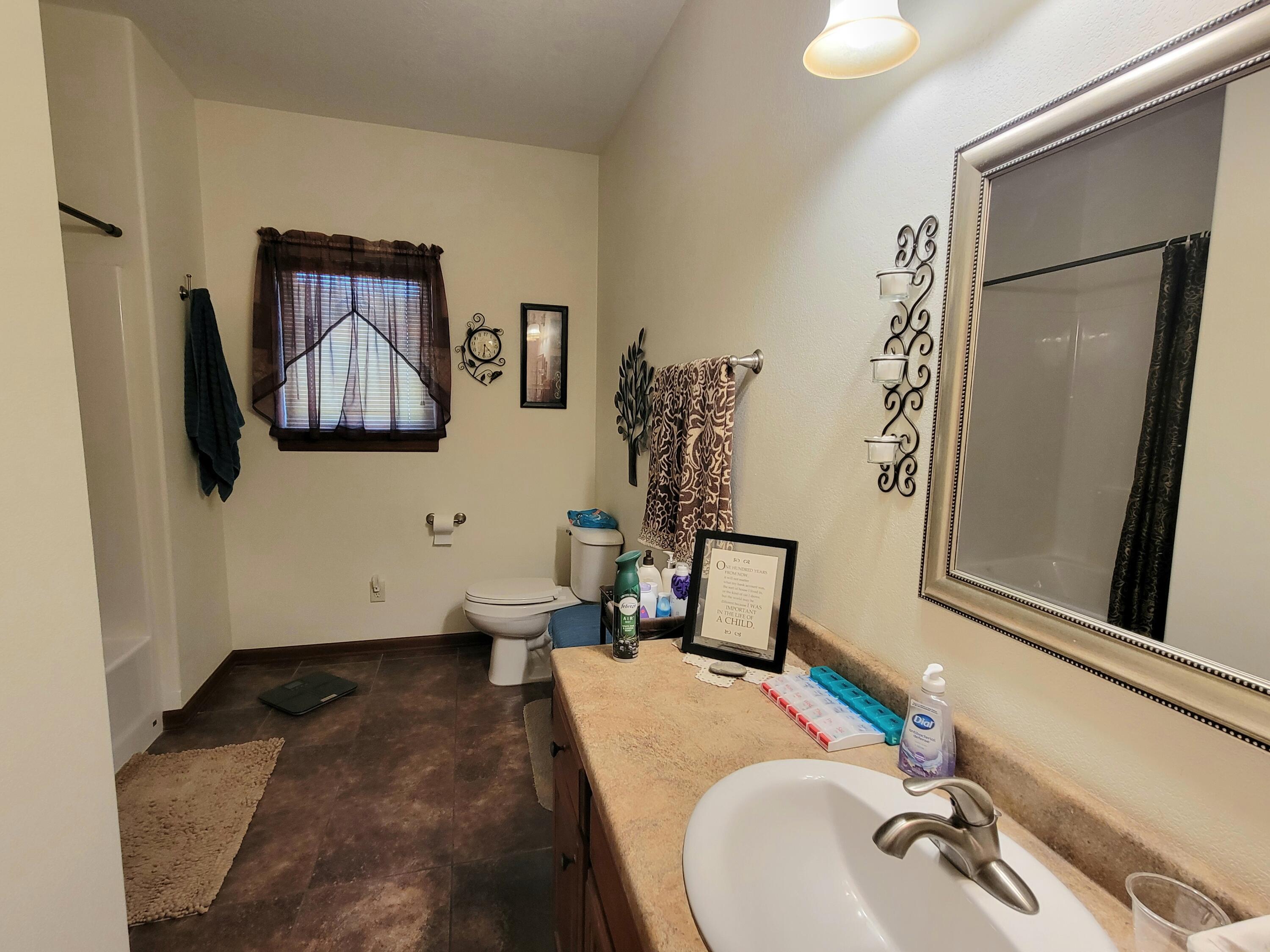 Aberdeen, South Dakota, 57401, United States, 5 Bedrooms Bedrooms, ,4 BathroomsBathrooms,Residential,For Sale,1931834