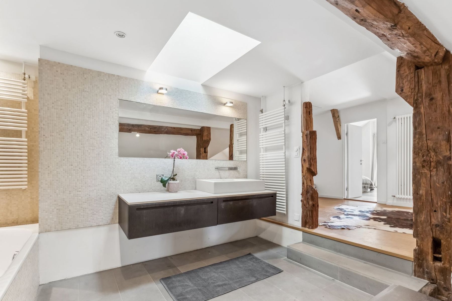  Exceptional renovated property with large garden and lake view - 物件實景