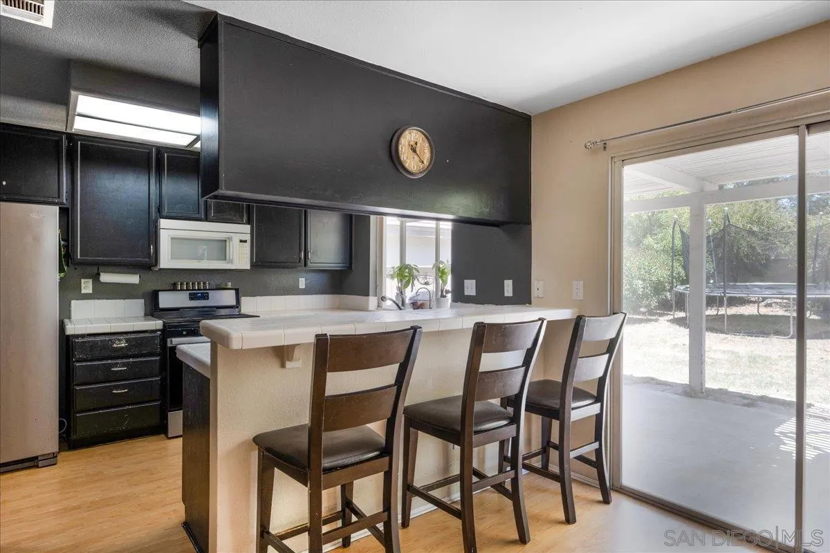 Temecula, California, 92591, United States, 4 Bedrooms Bedrooms, ,3 BathroomsBathrooms,Residential,For Sale,1877414