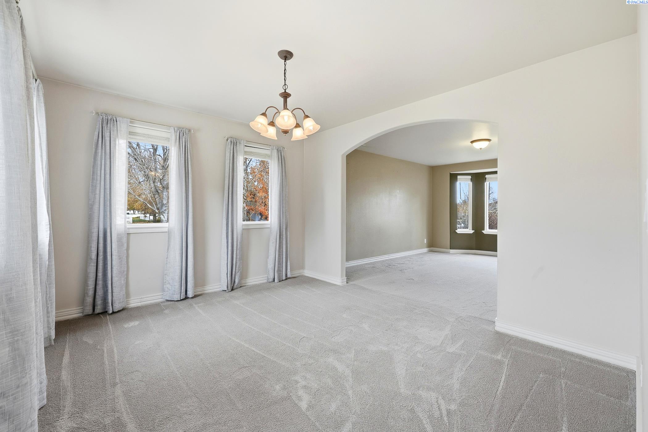 Pasco, Washington, 99301, United States, 3 Bedrooms Bedrooms, ,3 BathroomsBathrooms,Residential,For Sale,1998490