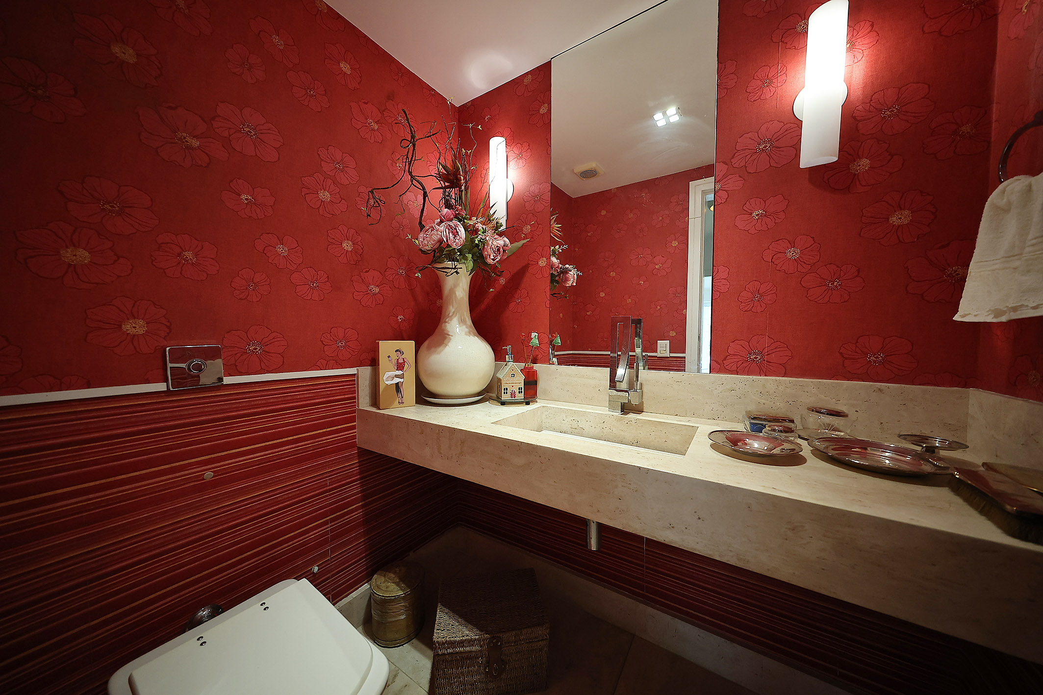  House with a pool and gourmet area in Condomínio Santa Helena - 物件實景